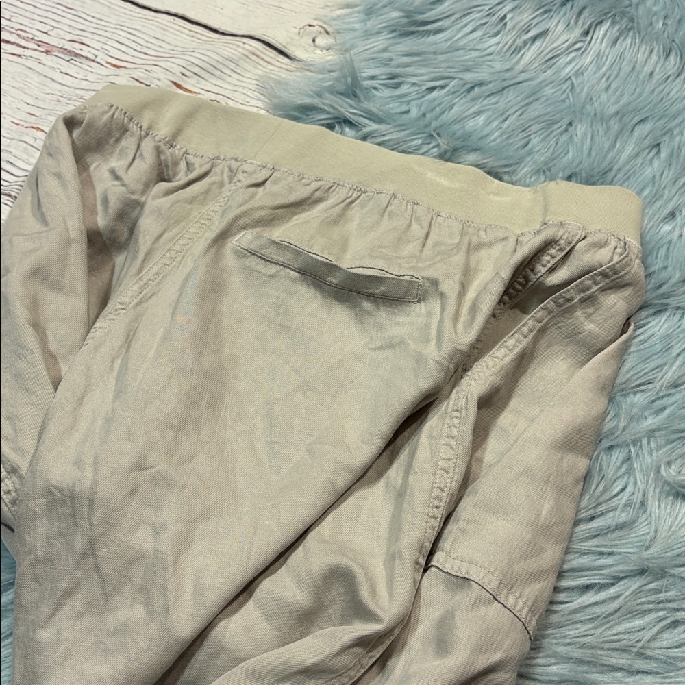 Faherty Linen Blend High Rise Arlie Day Pant In Stone - Picture 9 of 9